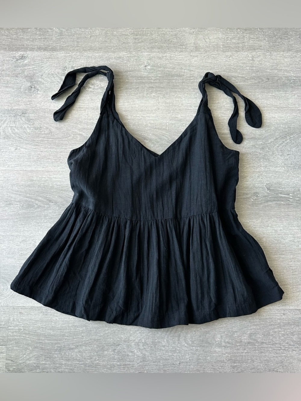 Gap Tie-Shoulder V-Neck Ruffled Babydoll Camisole - Black